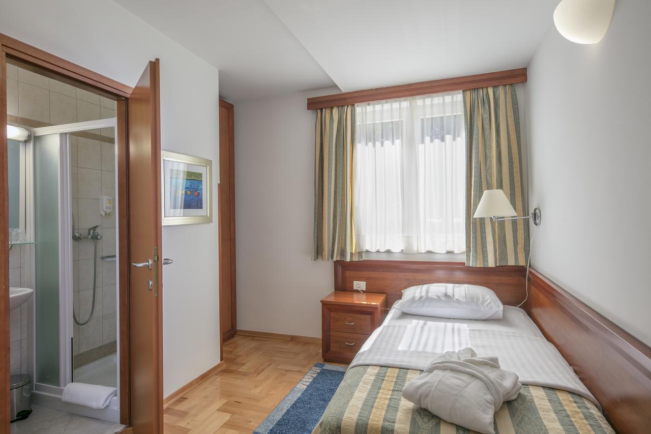 Apartments Punta Veli Lošinj Habitación foto